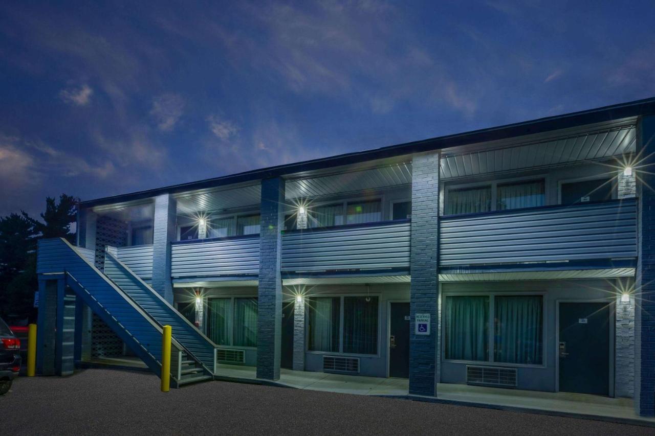 Travelodge By Wyndham Charles Town - Harpers Ferry エクステリア 写真
