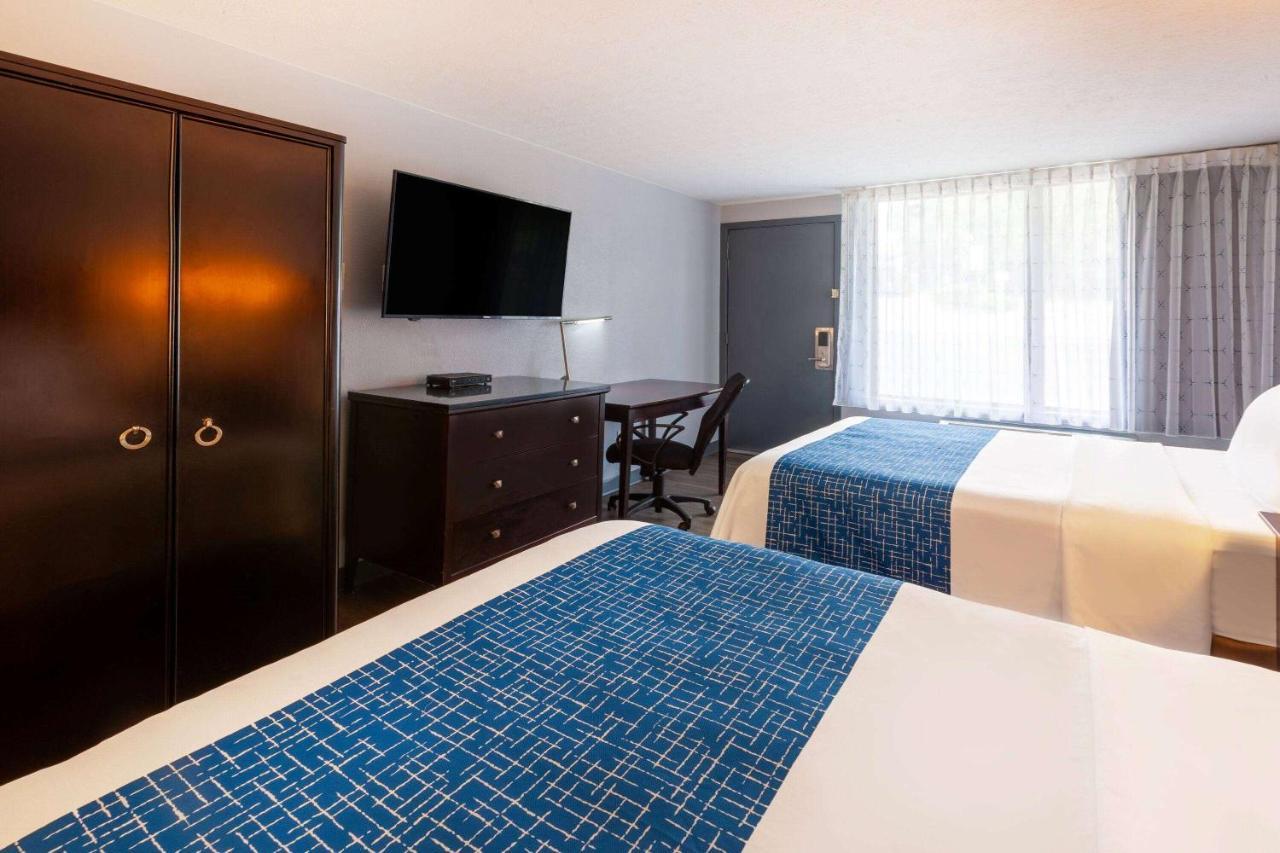 Travelodge By Wyndham Charles Town - Harpers Ferry エクステリア 写真