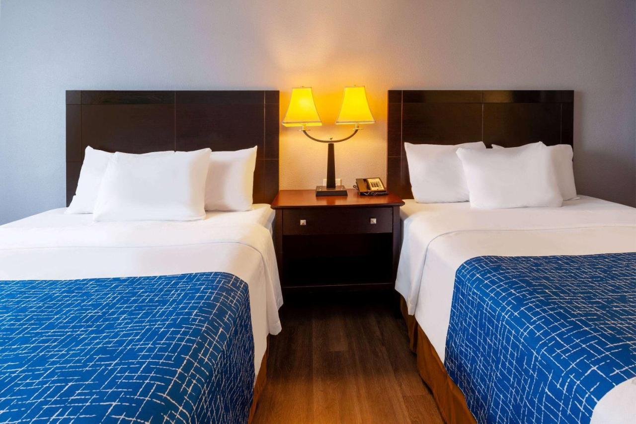 Travelodge By Wyndham Charles Town - Harpers Ferry エクステリア 写真